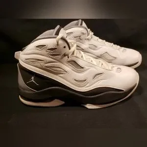 NIKE AIR JORDAN RAY ALLEN SCHOOLIN' 2009 BLACK /WHITE 364809-101 YOUTH SIZE 